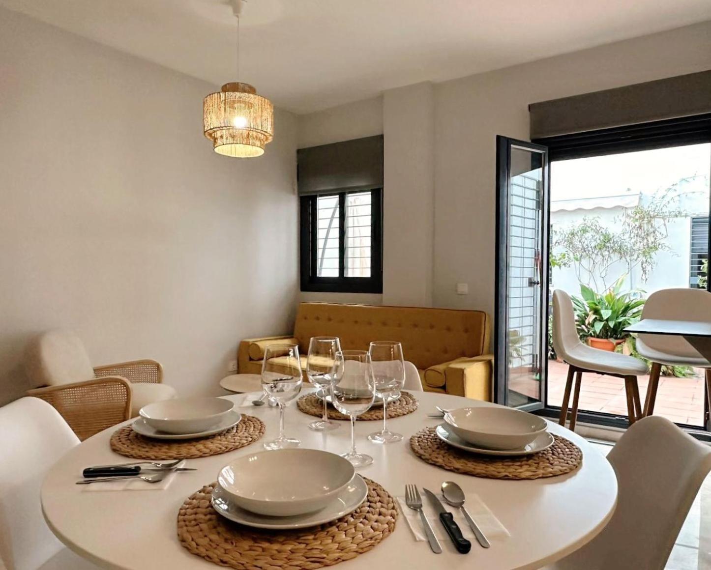 Apartamento-Pension El Trianero Junto Al Rio เซบีญา ภายนอก รูปภาพ